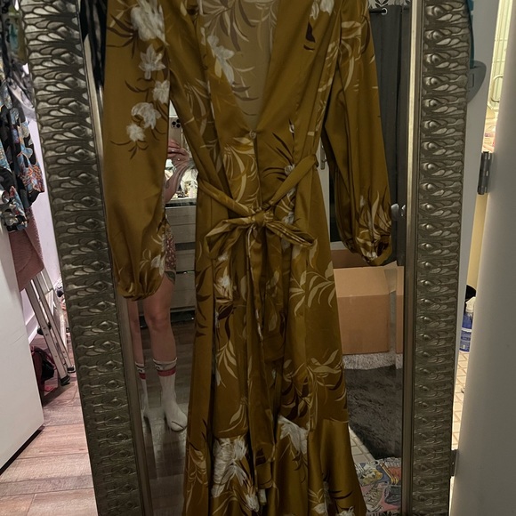 Express Rocky Barnes kimono golden dress - Picture 4 of 4